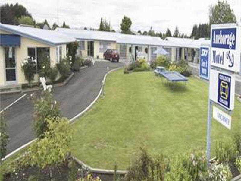Anchorage Motel Apartments Te Anau Exterior photo